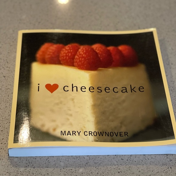 Baking Book: I ❤️ Cheesecake - by Mary Crownover - Picture 2 of 3